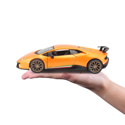 Bburago 1:24 Plus Lamborghini Huracan Performance Orange