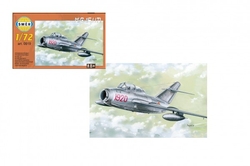 Model MiG-15 UTI 1:72  15 x 14 cm v krabici 25x14x5 cm