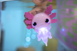 ANIMAGIC Svítící Axolotl do vody - růžový